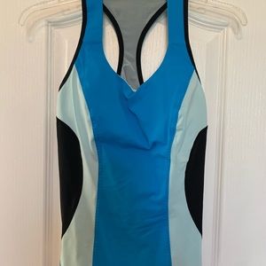 Lululemon tank with built in bra and small pocket in the back